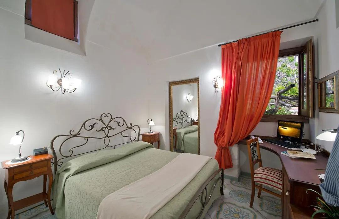 L'Antico Borgo Dei Limoni-1