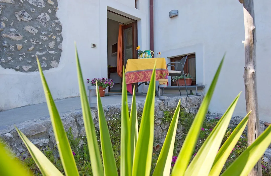 L'Antico Borgo Dei Limoni-1